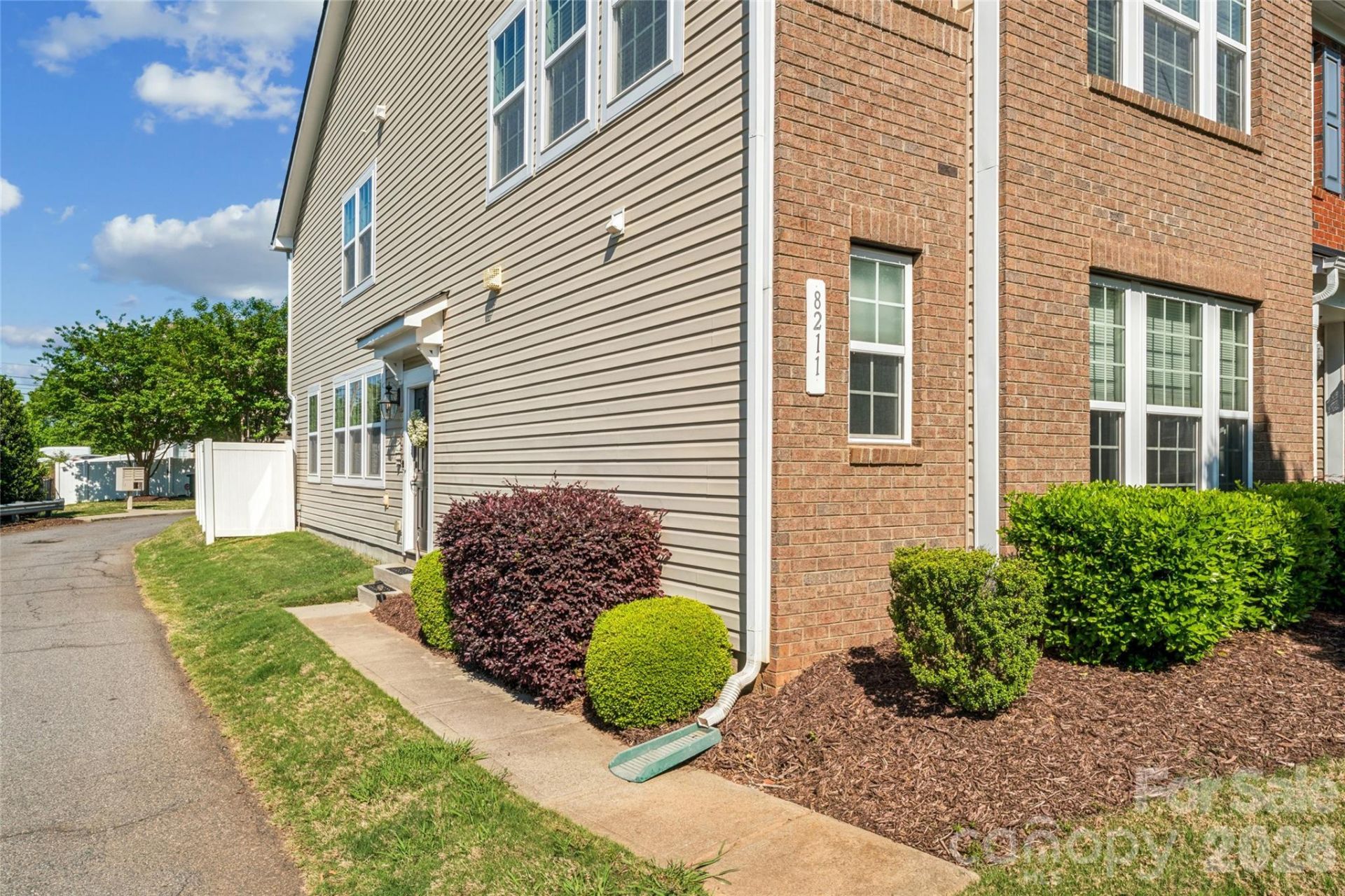 8211 Viewpoint Lane, Cornelius, NC 28031 Main Photo