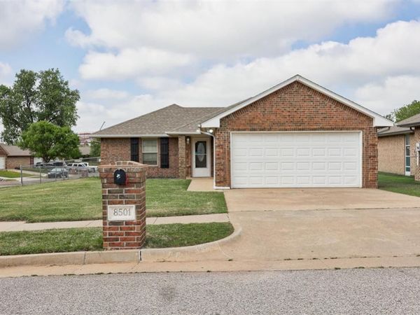 8501 Durland Way, Oklahoma City, OK 73114