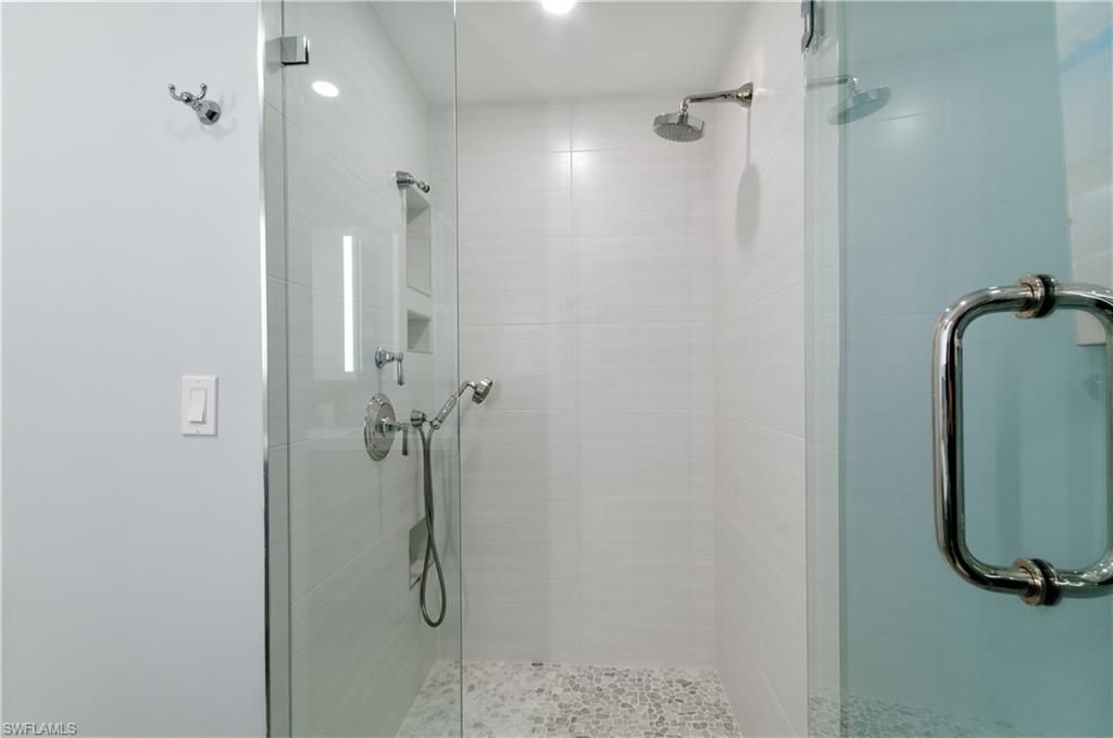 658 Broad Ave S, Unit J658, Naples, FL 34102 Photo