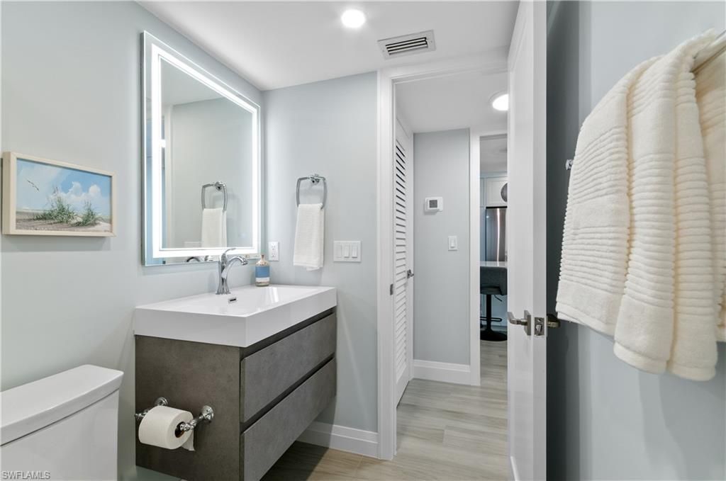 658 Broad Ave S, Unit J658, Naples, FL 34102 Photo