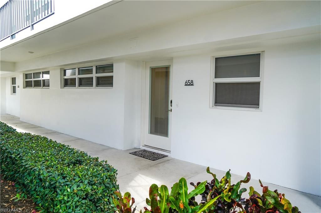 658 Broad Ave S, Unit J658, Naples, FL 34102 Photo