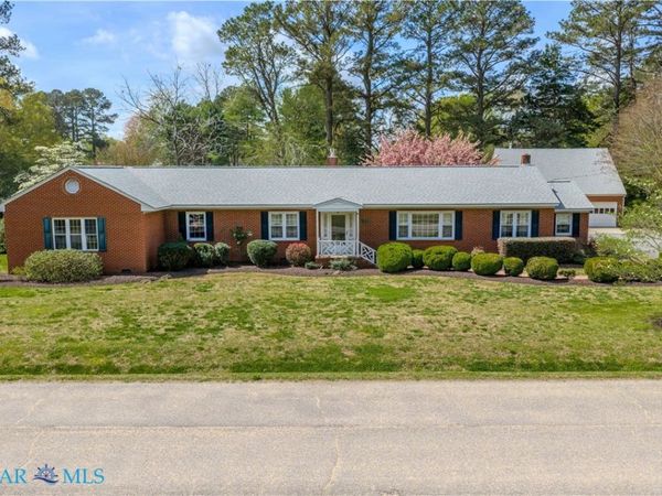 8112 Curle Drive , West Point, VA 23181