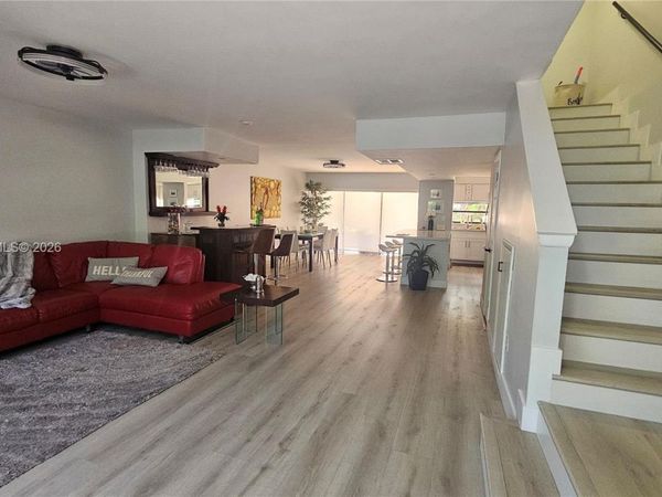 16446 NE 27th Pl , Unit 38, North Miami Beach, FL 33160