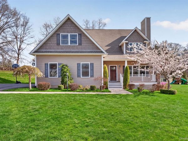 11 Country Glen, Fishkill, NY 12524