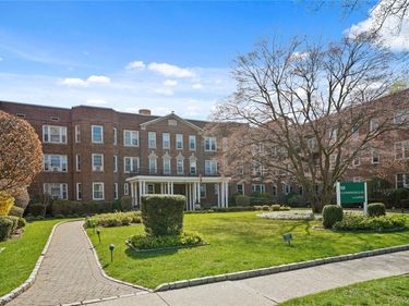 101 Old Mamaroneck Road, Unit 2A7, White Plains, NY 10605