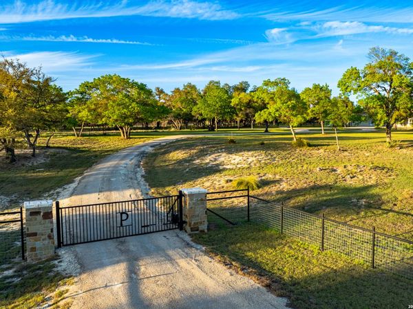 2873 Ranch Road 1888, Fredericksburg, TX 78624