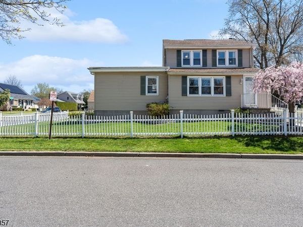 42 Lake Blvd, Aberdeen, NJ 07747