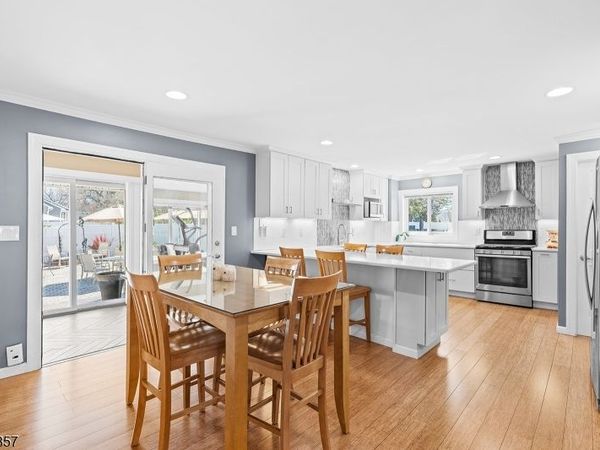 42 Lake Blvd, Aberdeen, NJ 07747