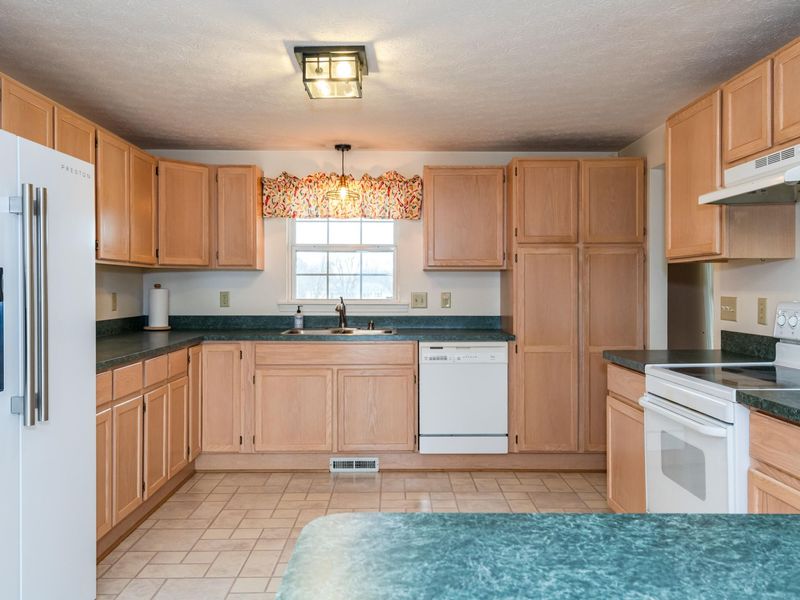 929 N Tecumseh Road, Springfield, OH 45504 Photo 12