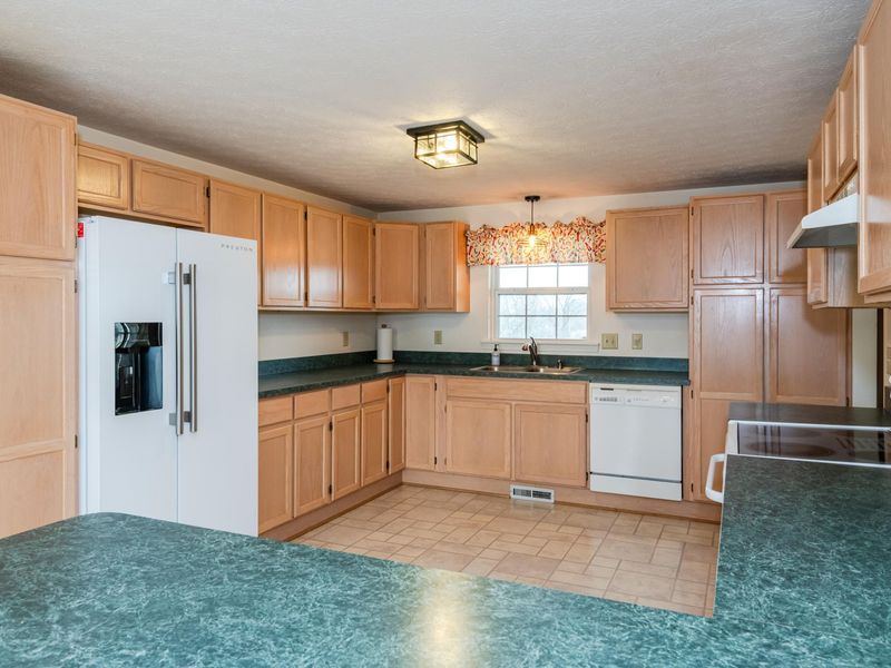 929 N Tecumseh Road, Springfield, OH 45504 Photo 13