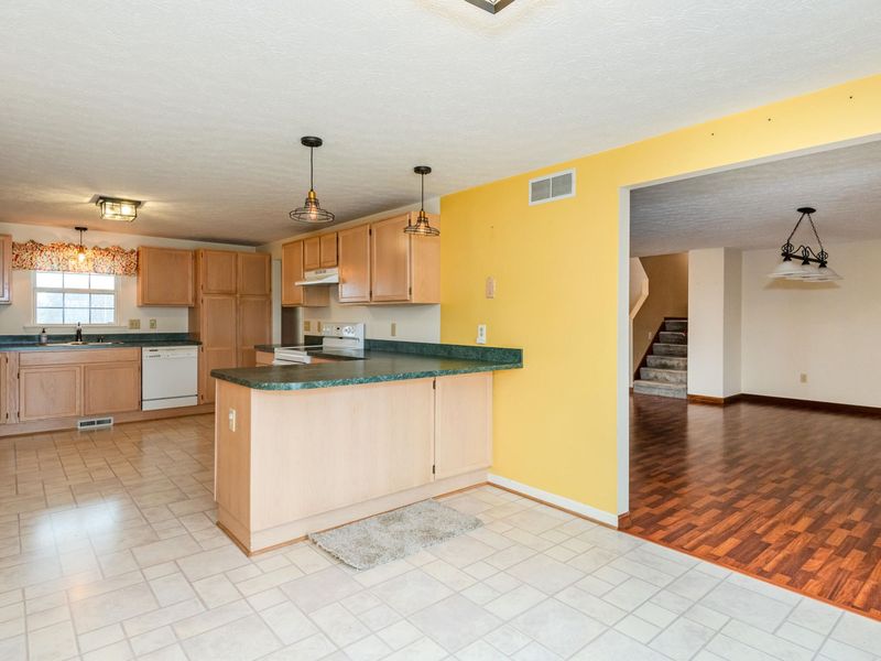 929 N Tecumseh Road, Springfield, OH 45504 Photo 17