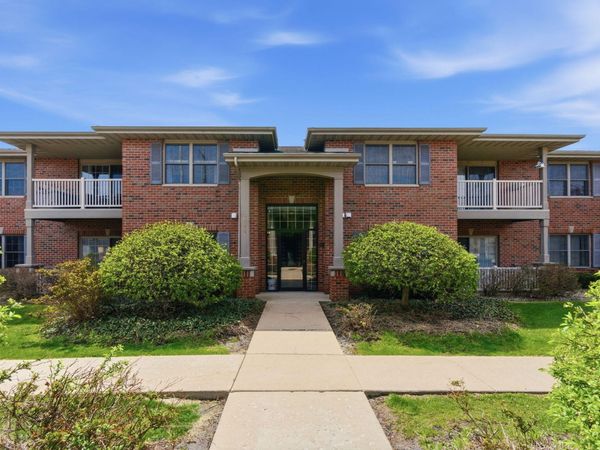 644 Cambridge Court, Unit 2a, Munster, IN 46321