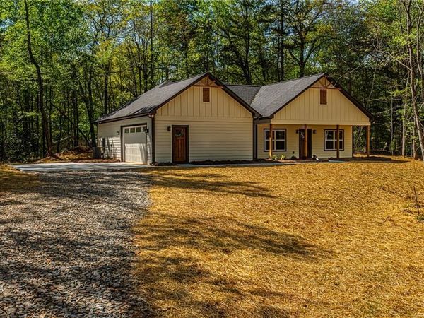 20 Eloise Way , Dawsonville, GA 30534