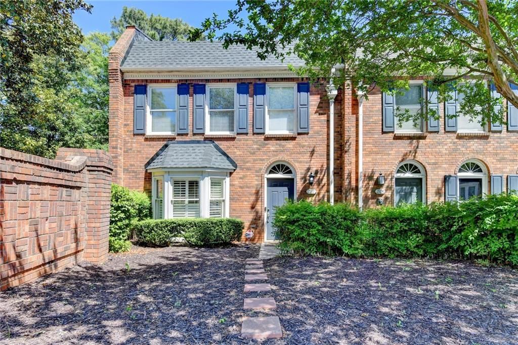 7111 Saint Charles Square, Roswell, GA 30075 Main Photo