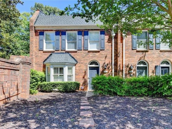 7111 Saint Charles Square, Roswell, GA 30075