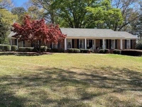 462 Dogwood Drive NW, Lilburn, GA 30047