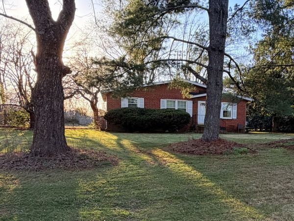 211 Hamlett Dr , White House, TN 37188