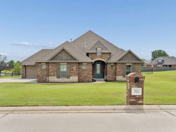 752 Sterling Drive, Choctaw, OK 73020