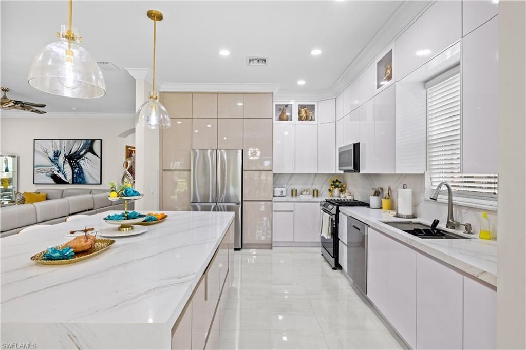 9041 Cherry Oaks Trl, Unit 201, Naples, FL 34114 Photo