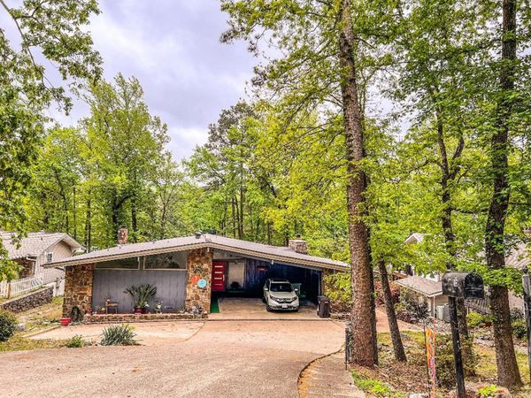 15 S Pego Way, Hot Springs Village, AR 71909