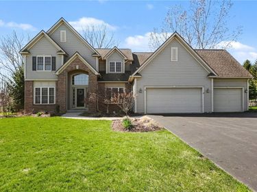 6 Captiva Crossing, Fairport, NY 14450