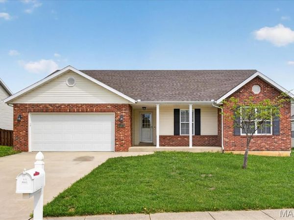 1104 Maplewood Lane , Waterloo, IL 62298