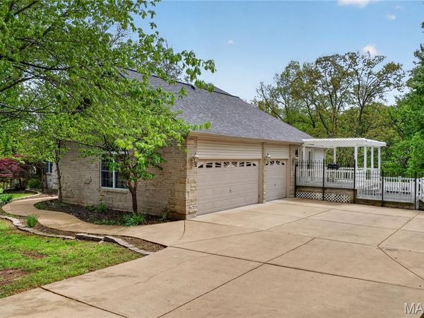12 San Isidro, Pevely, MO 63070