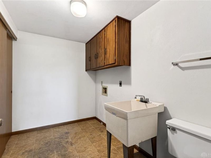 7988 McCool Road, Franklin Township, OH 45331 Photo 14