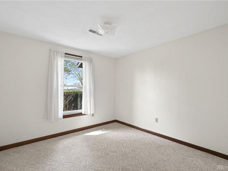 7988 McCool Road, Franklin Township, OH 45331 Photo 15