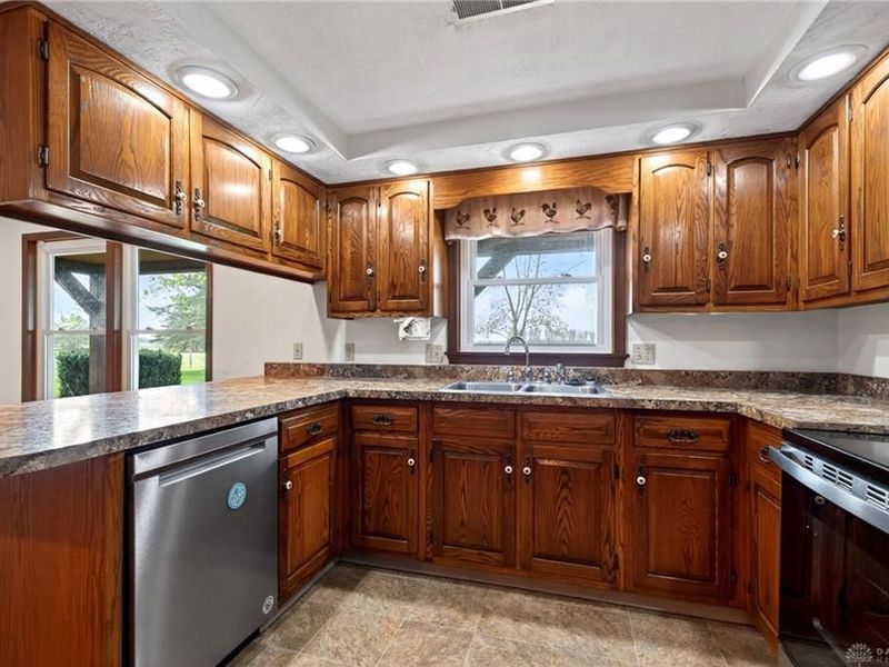 7988 McCool Road, Franklin Township, OH 45331 Photo 9