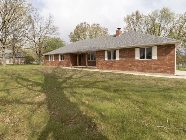 489 Meadowview Drive, Marshfield, MO 65706