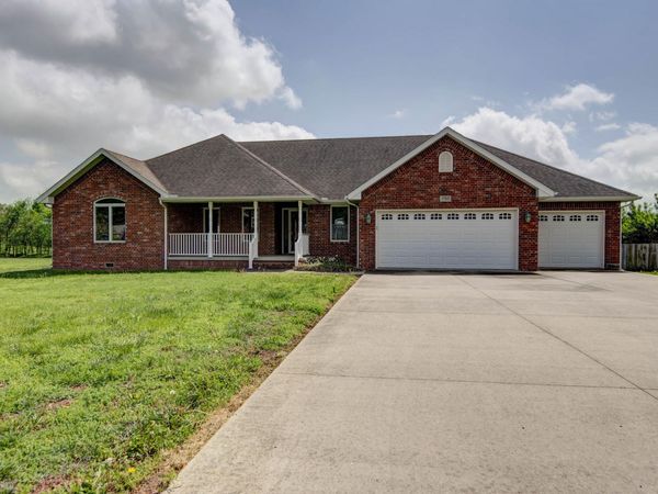 1703 Twin Oaks Drive, Monett, MO 65708