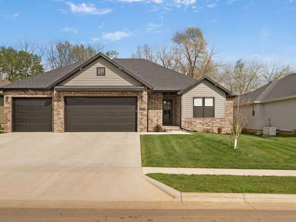 4898 S Sycamore Avenue , Springfield, MO 65810