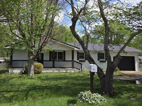 922 S Spruce Street, Buffalo, MO 65622