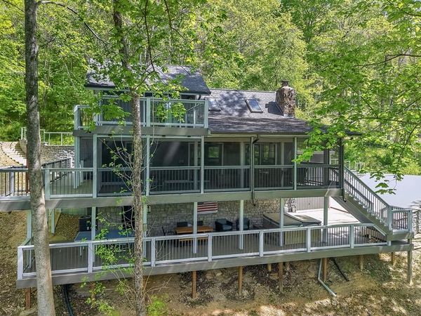 1097 Floating Mill Village Rd, Silver Point, TN