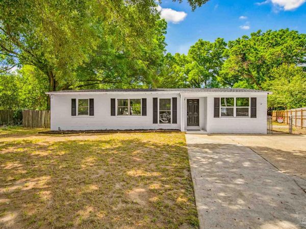 5535 Mayfair Cir, Pensacola, FL 32506