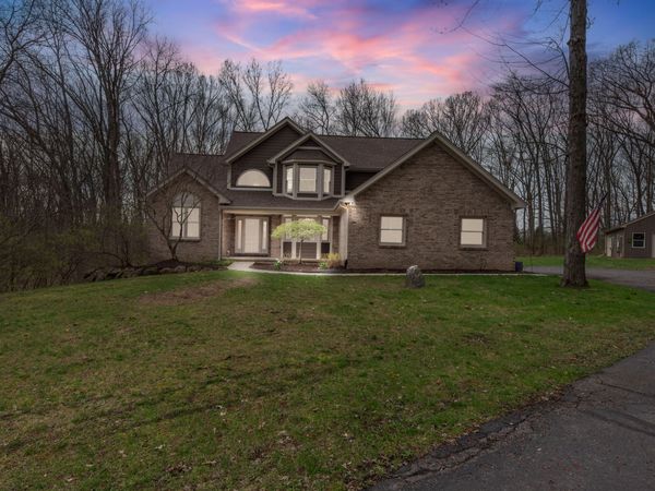 11460 Hearthside Drive, Pinckney, MI 48169