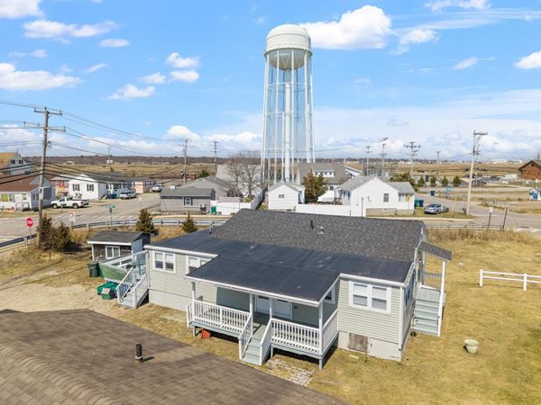 56 Nudd Avenue, Hampton, NH 03942