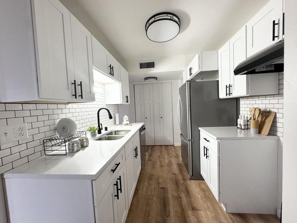 4000 W Rivers Edge CIRCLE, Unit 6, Brown Deer, WI 53209