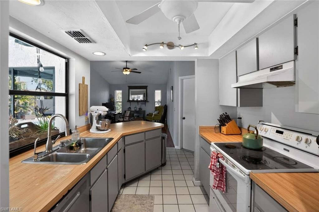 3418 SW 5th Pl, Cape Coral, FL 33914 Photo