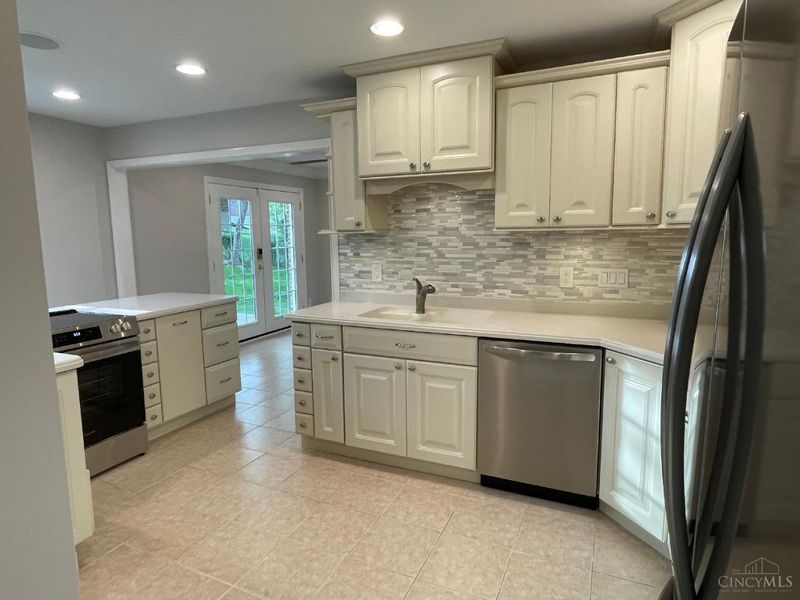 6368 Terra Court, Green Township, OH 45248 Photo 11