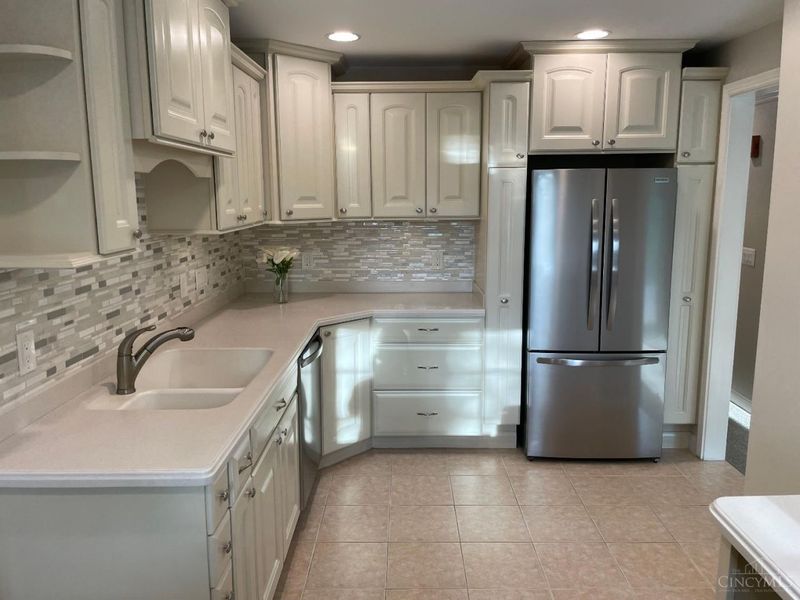 6368 Terra Court, Green Township, OH 45248 Photo 13