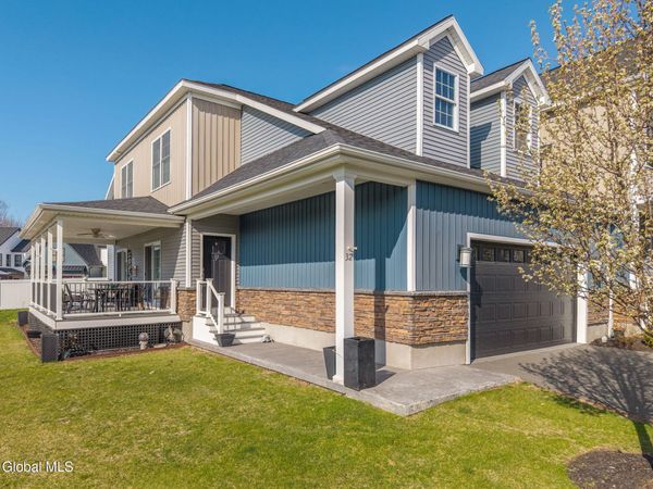 32 Stacey Way, Troy, NY 12180