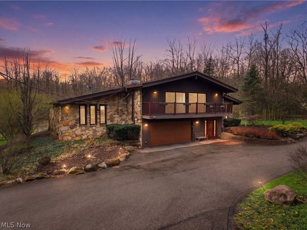 9715 Stafford Road , Chagrin Falls, OH 44023