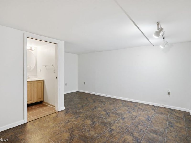 9715 Stafford Road, Chagrin Falls, OH 44023 Photo 23