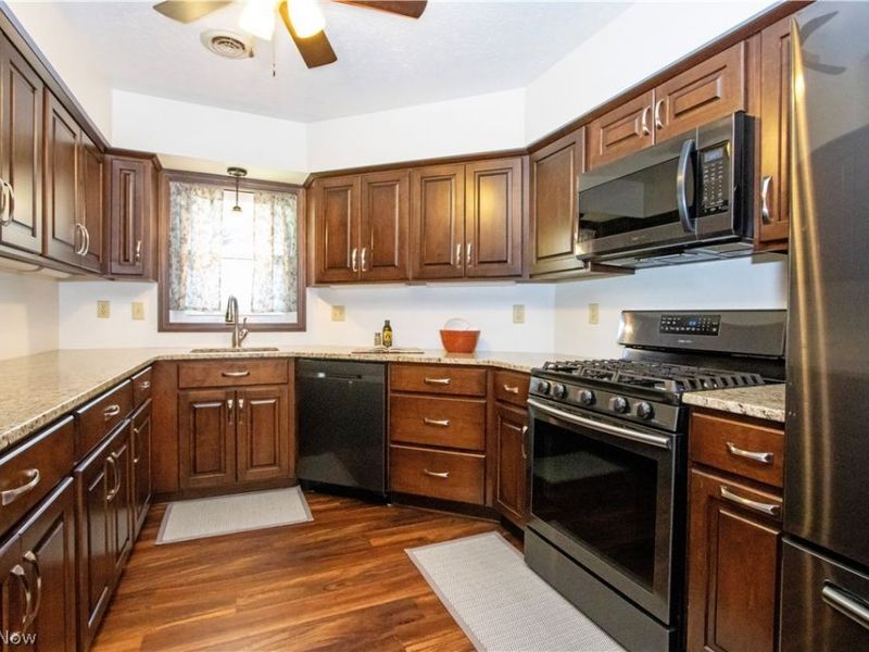 594 Forest Creek Drive, Wooster, OH 44691 Photo 12