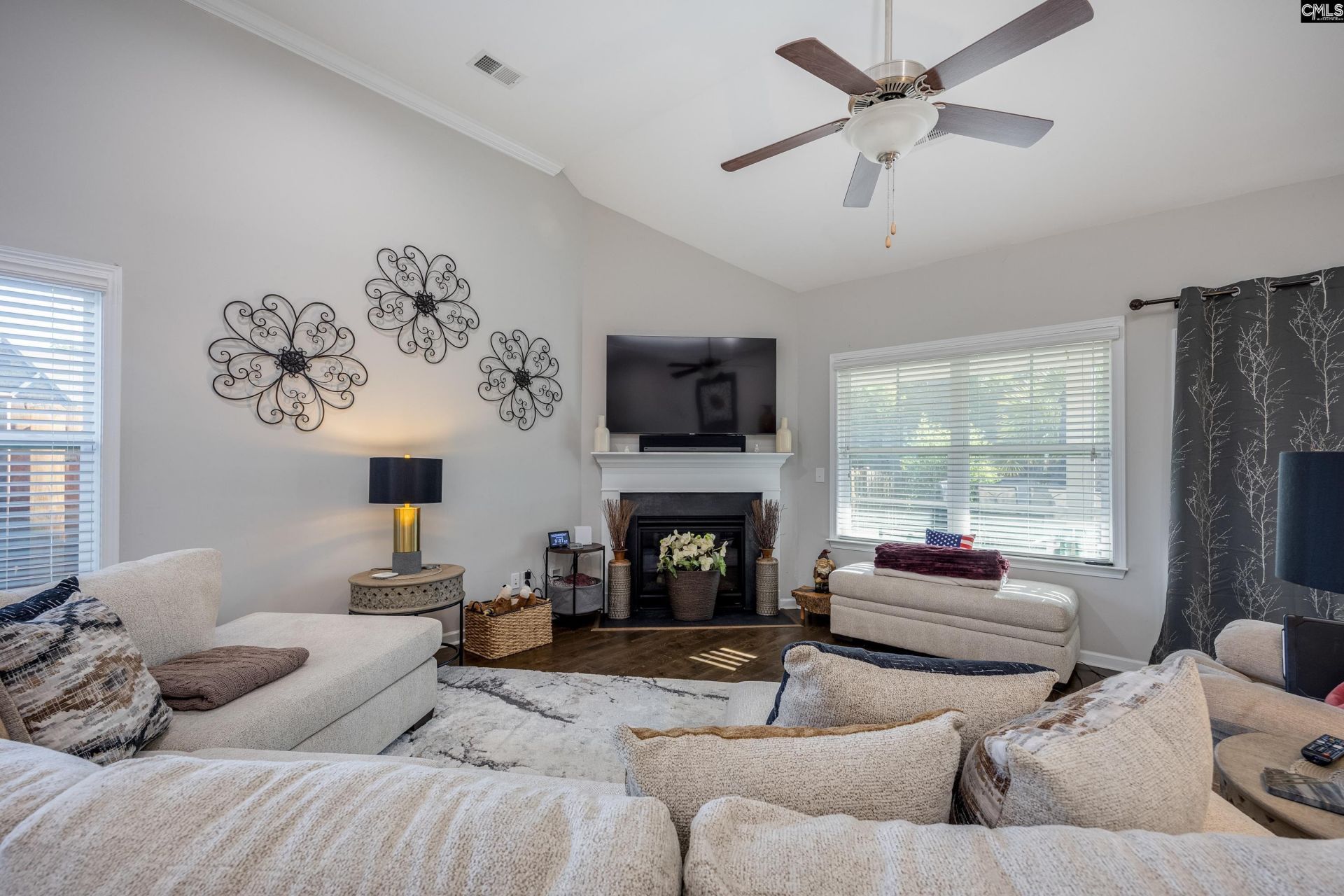 119 Cressingham Court Photo 7