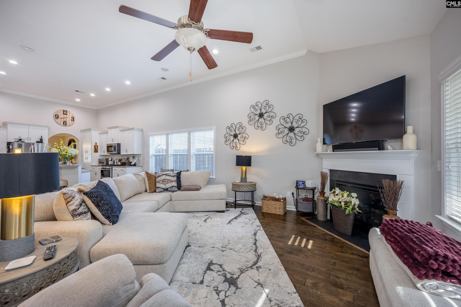 119 Cressingham Court Photo 8