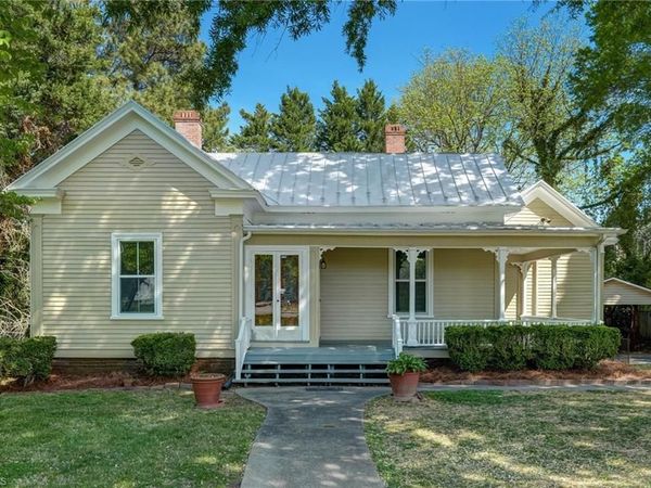 606 Lindsey Street , Reidsville, NC 27320