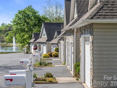 206 Waters Edge Drive, Weaverville, NC 28787